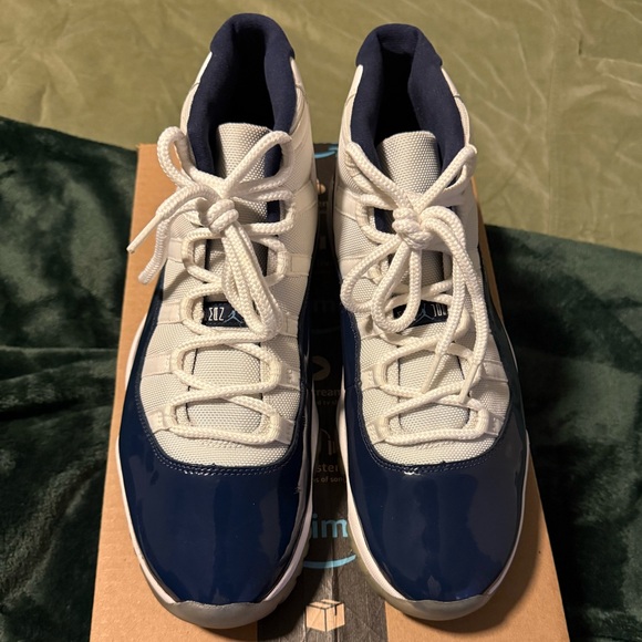 Jordan 11 “win like 82” brand new condition - Picture 2 of 4